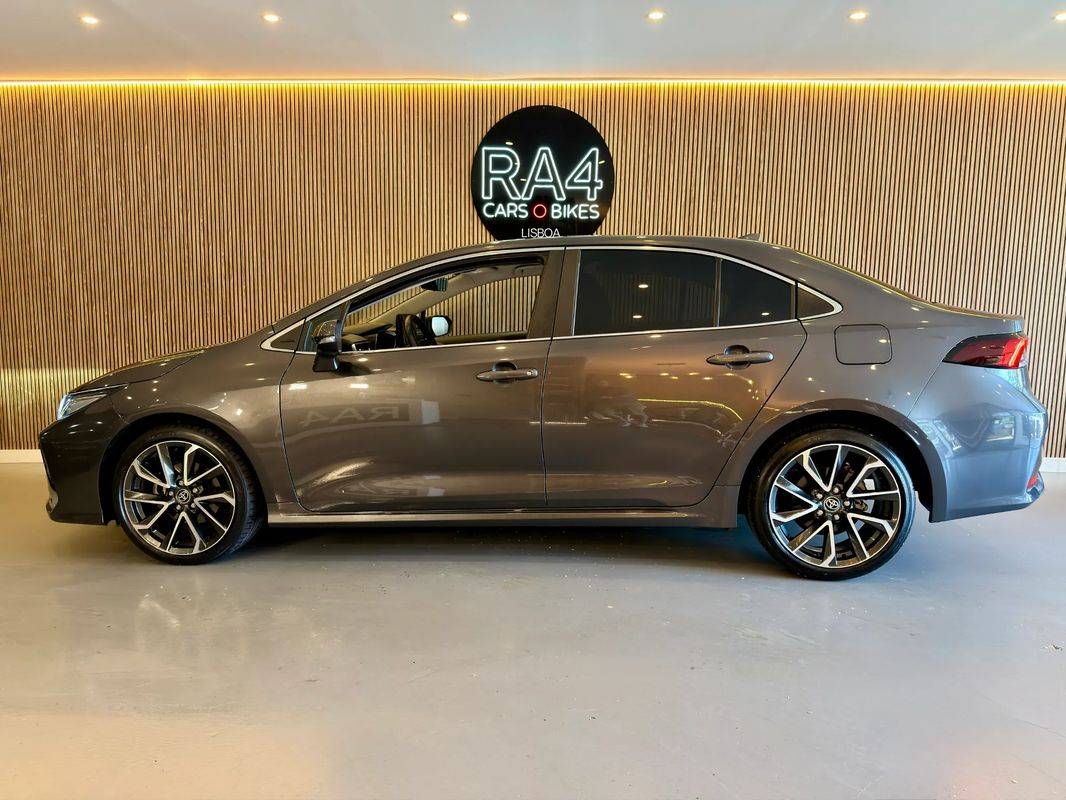 toyota-corolla-2023-hibrido-a-gasolina-1798cc