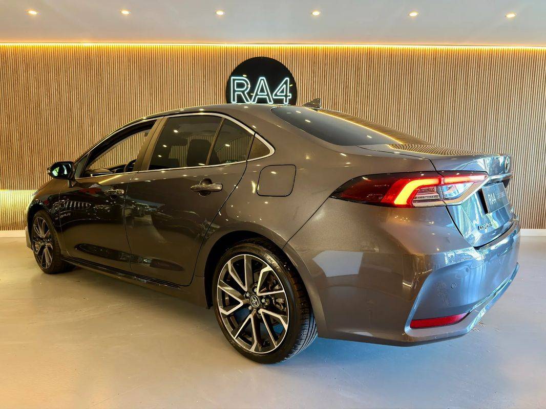 toyota-corolla-2023-hibrido-a-gasolina-1798cc