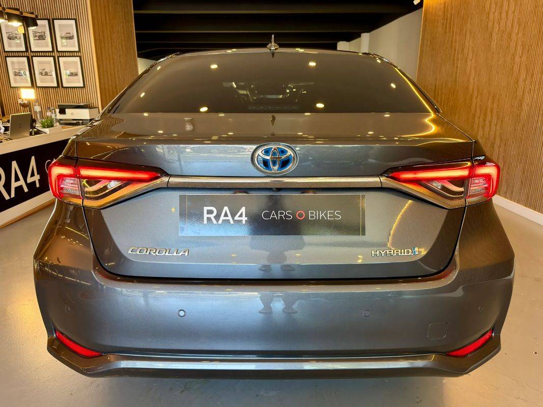 toyota-corolla-2023-hibrido-a-gasolina-1798cc