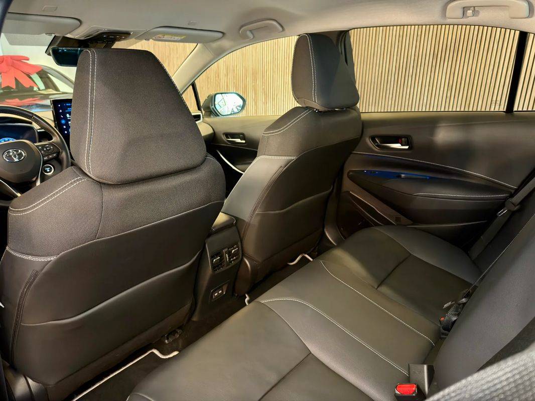 toyota-corolla-2023-hibrido-a-gasolina-1798cc