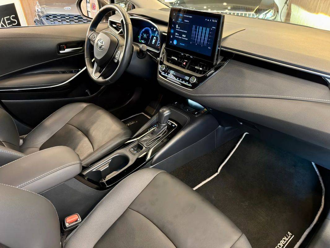 toyota-corolla-2023-hibrido-a-gasolina-1798cc