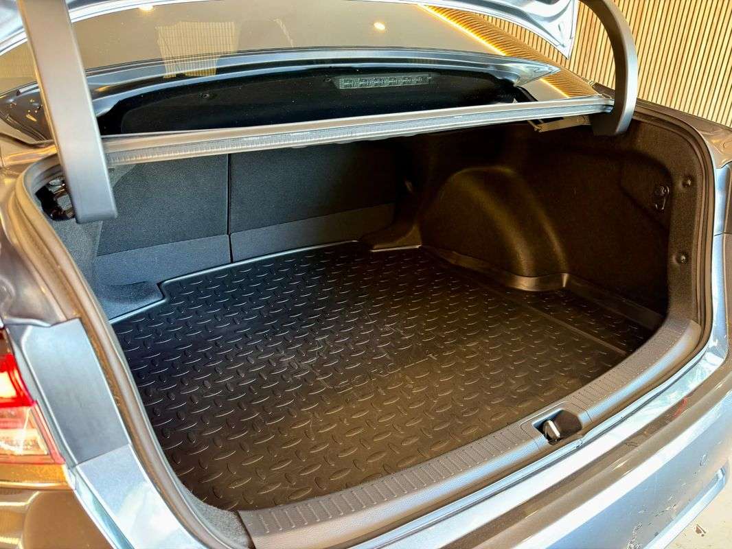 toyota-corolla-2023-hibrido-a-gasolina-1798cc