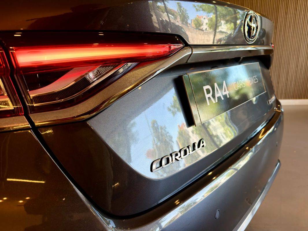 toyota-corolla-2023-hibrido-a-gasolina-1798cc