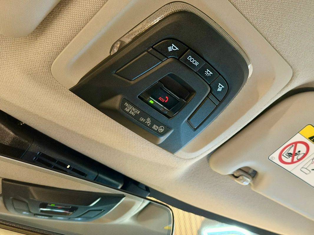 toyota-corolla-2023-hibrido-a-gasolina-1798cc