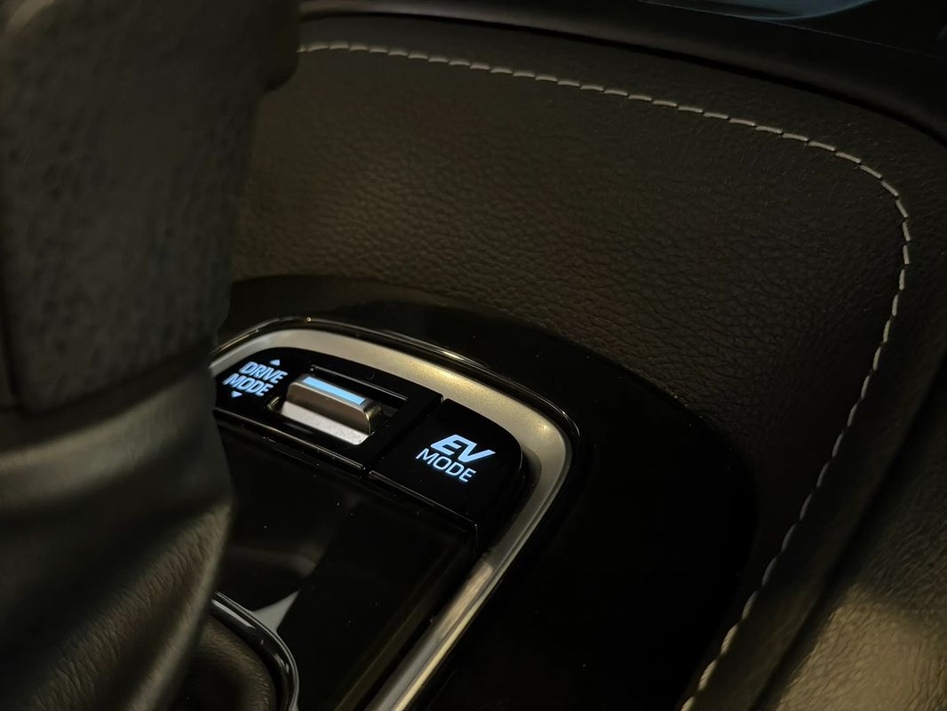 toyota-corolla-2023-hibrido-a-gasolina-1798cc