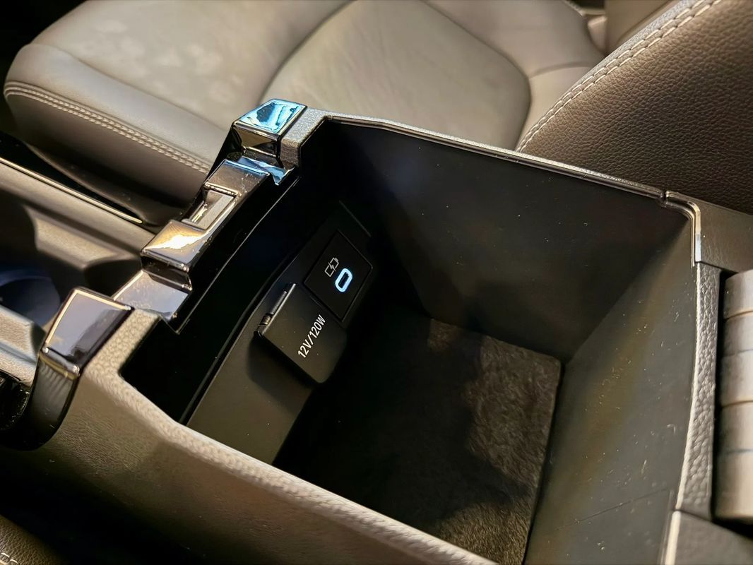 toyota-corolla-2023-hibrido-a-gasolina-1798cc