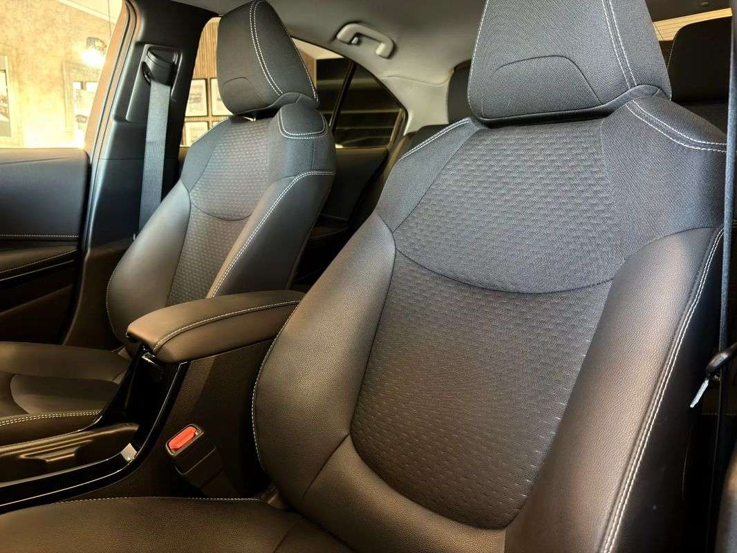 toyota-corolla-2023-hibrido-a-gasolina-1798cc