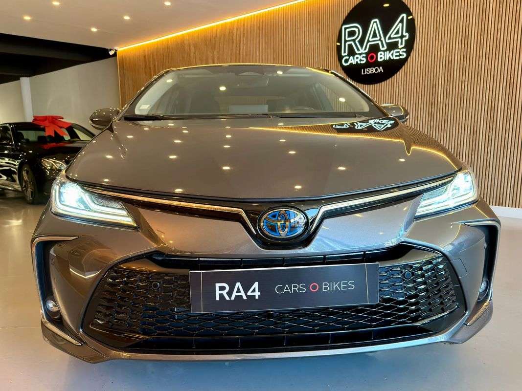 toyota-corolla-2023-hibrido-a-gasolina-1798cc