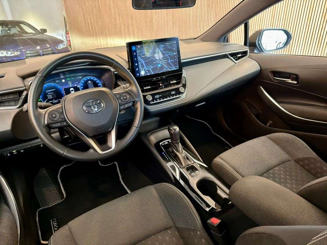 toyota-corolla-2023-hibrido-a-gasolina-1798cc