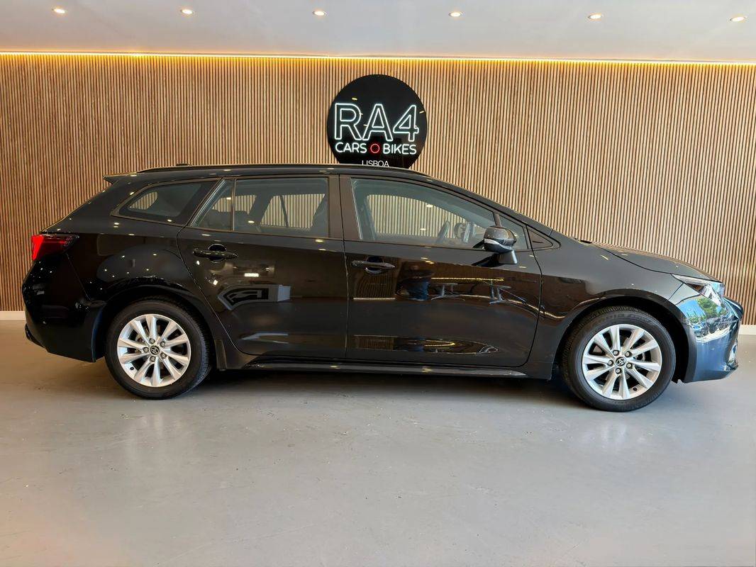 toyota-corolla-2023-hibrido-a-gasolina-1798cc