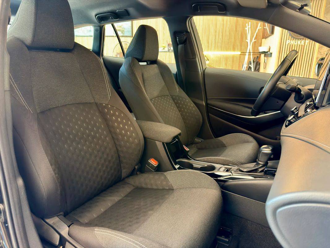 toyota-corolla-2023-hibrido-a-gasolina-1798cc