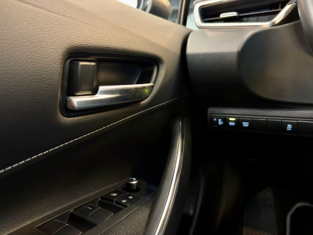 toyota-corolla-2023-hibrido-a-gasolina-1798cc
