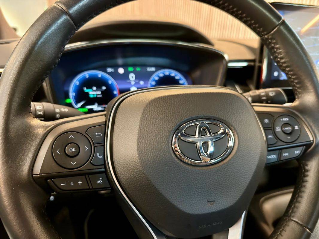 toyota-corolla-2023-hibrido-a-gasolina-1798cc