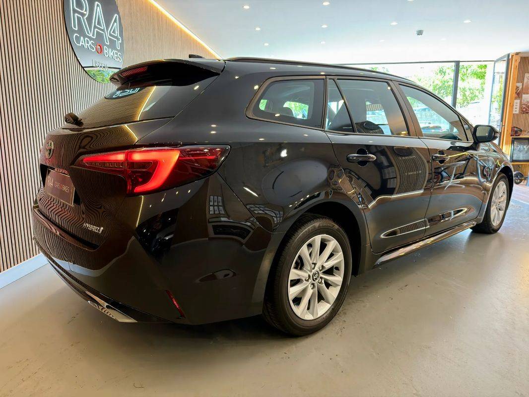 toyota-corolla-2023-hibrido-a-gasolina-1798cc