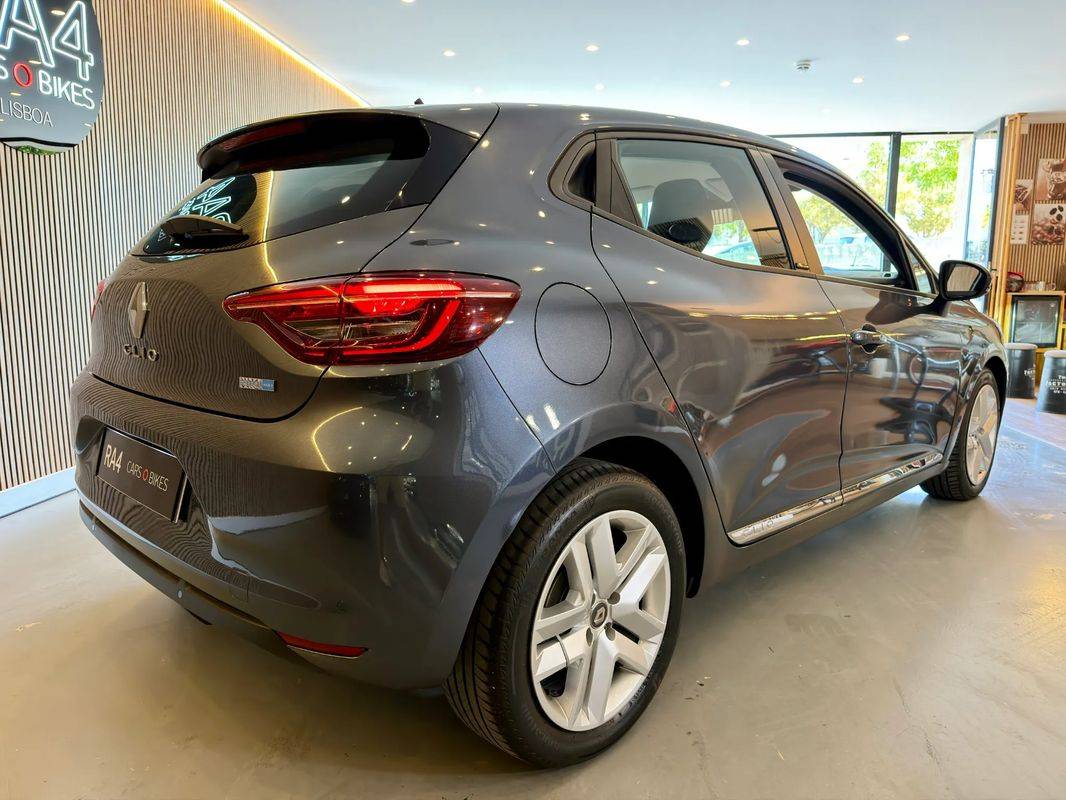 renault-clio-2021-hibrido-a-gasolina-1598cc