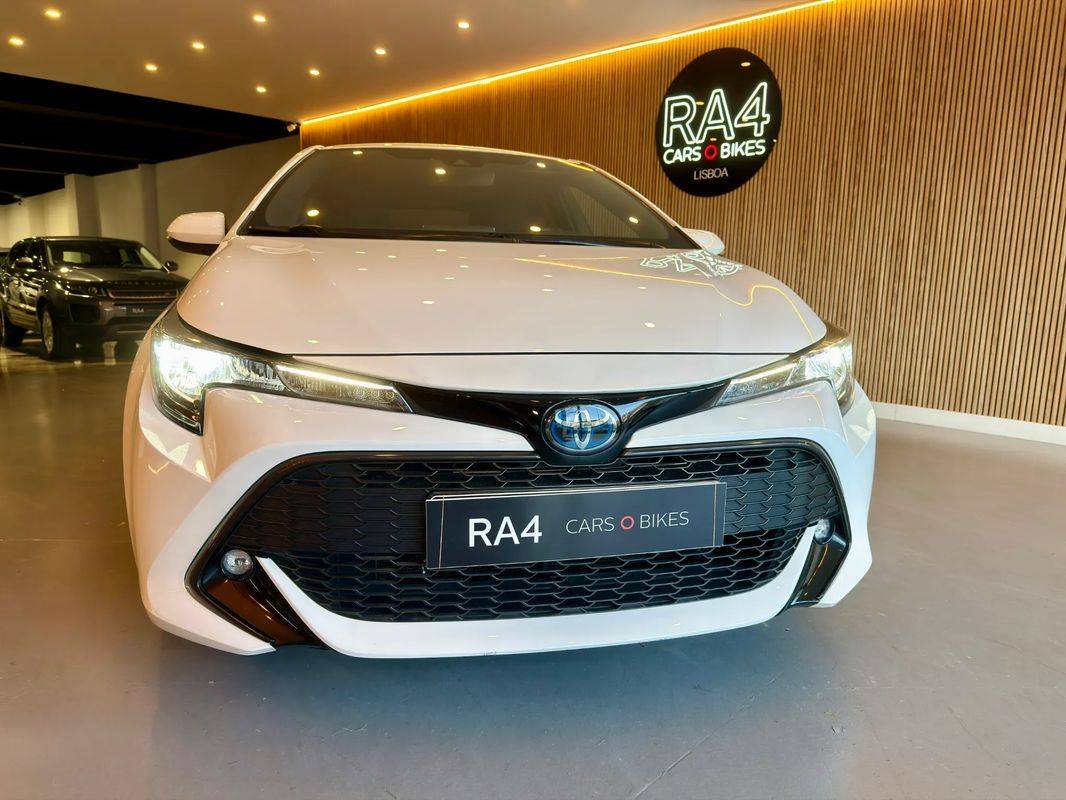 toyota-corolla-2020-hibrido-a-gasolina-1798cc