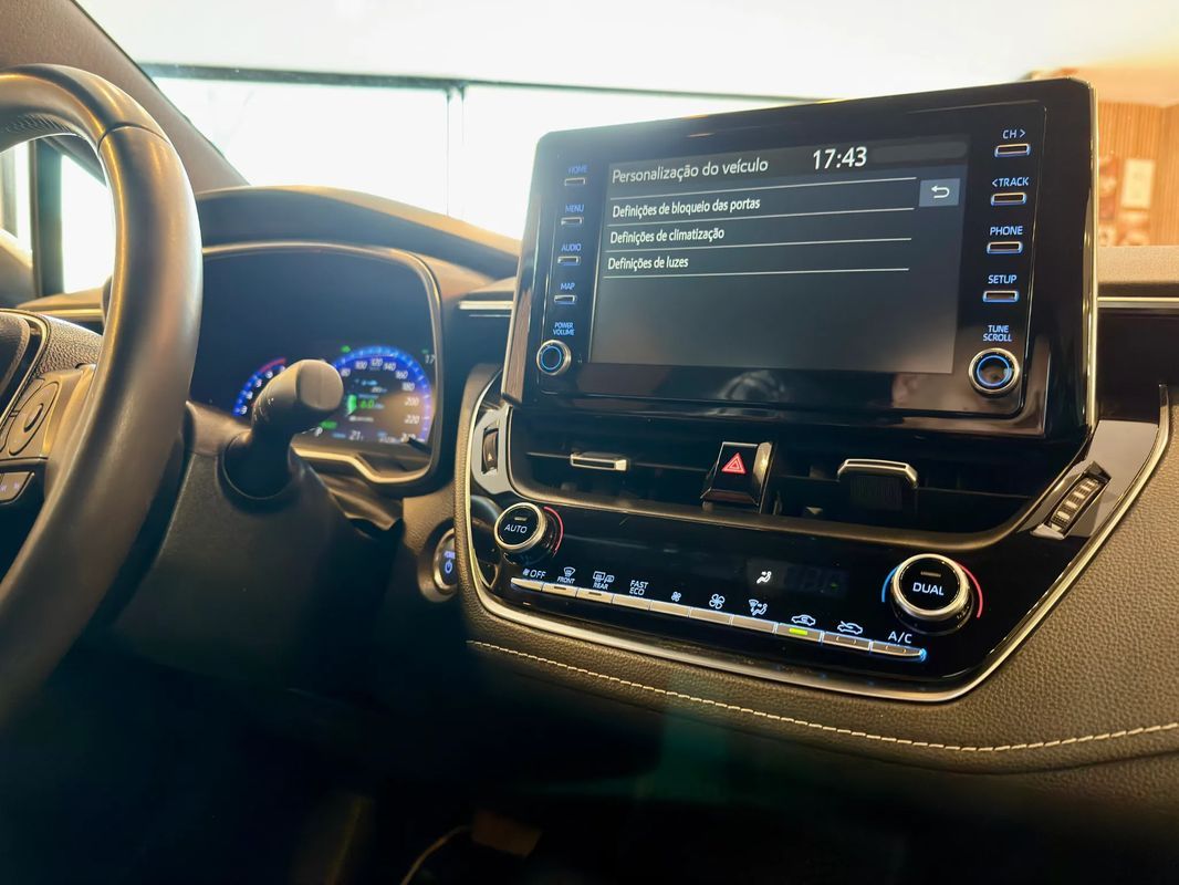 toyota-corolla-2020-hibrido-a-gasolina-1798cc