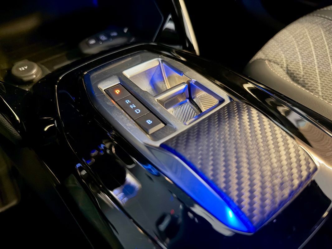 peugeot-2008-2025-eletrico-0cc