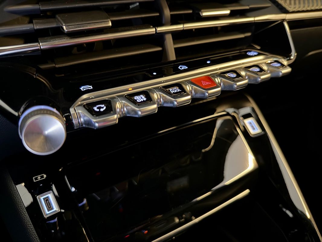 peugeot-2008-2025-eletrico-0cc