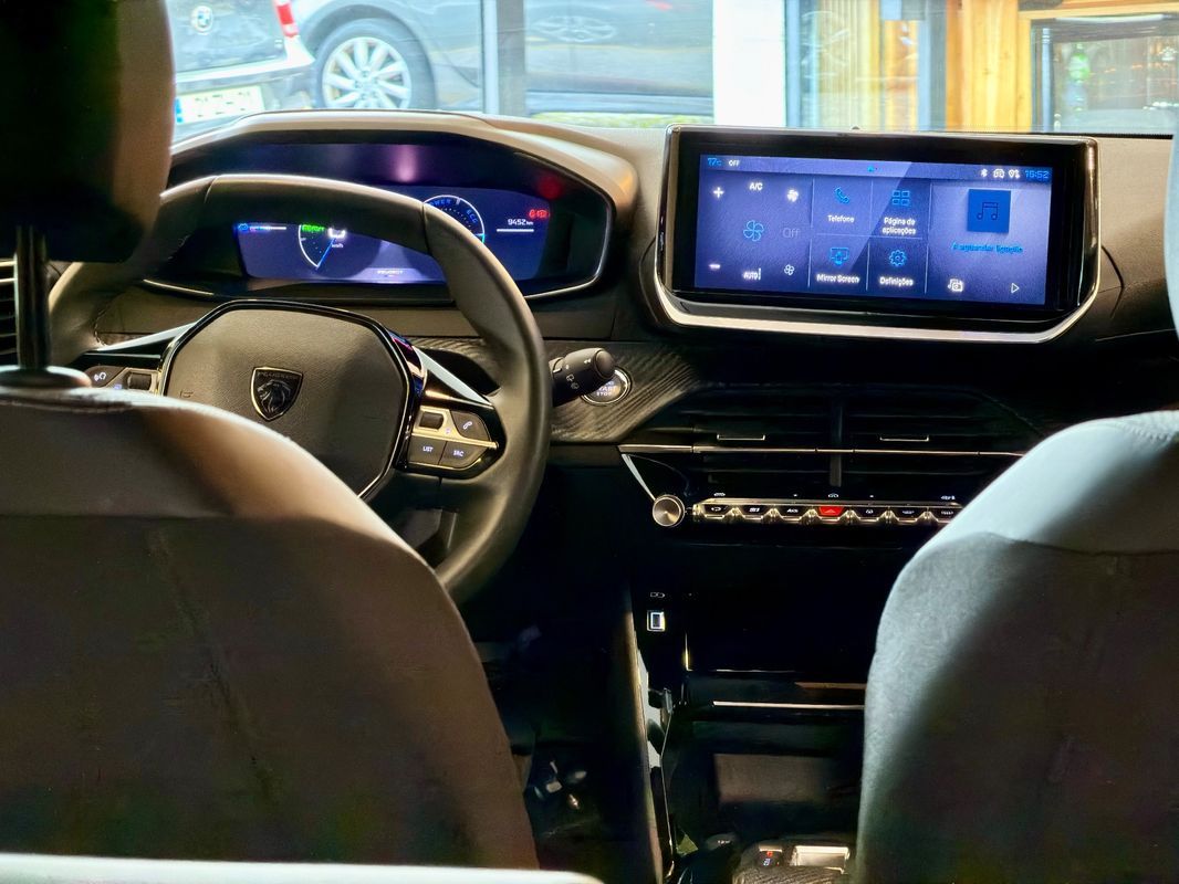 peugeot-2008-2025-eletrico-0cc