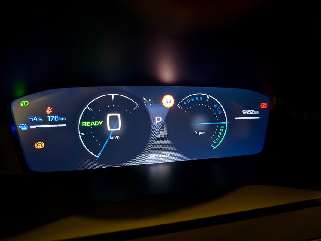peugeot-2008-2025-eletrico-0cc