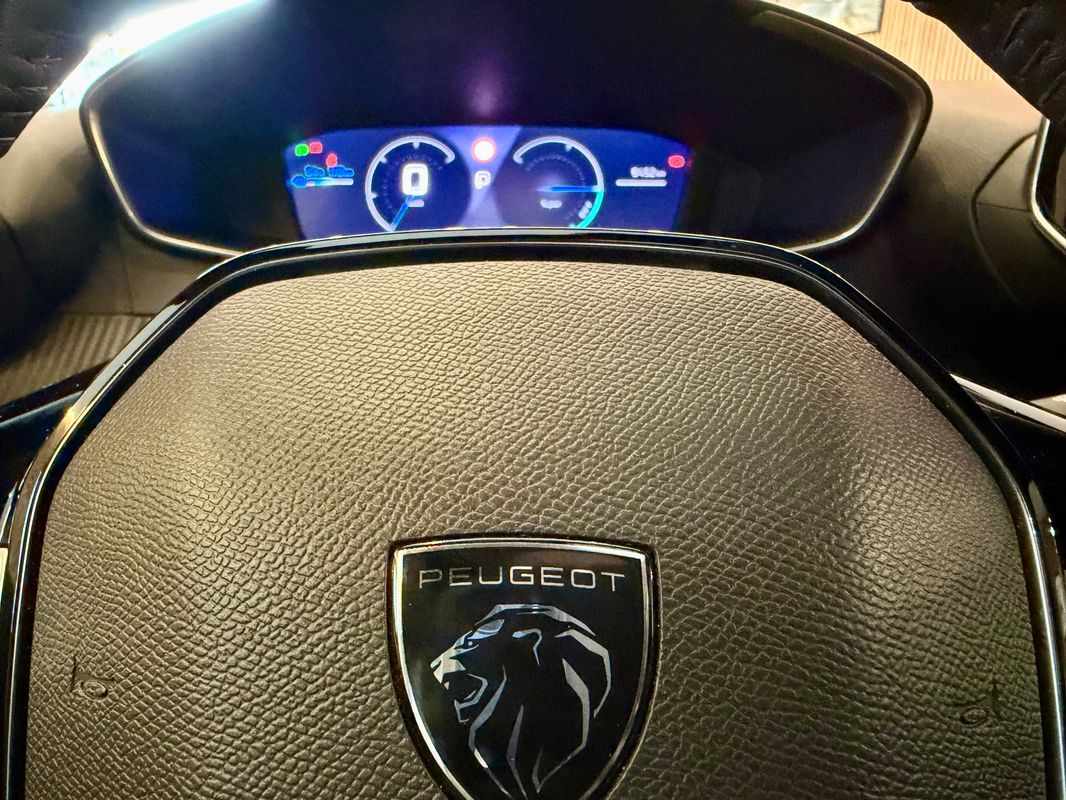 peugeot-2008-2025-eletrico-0cc