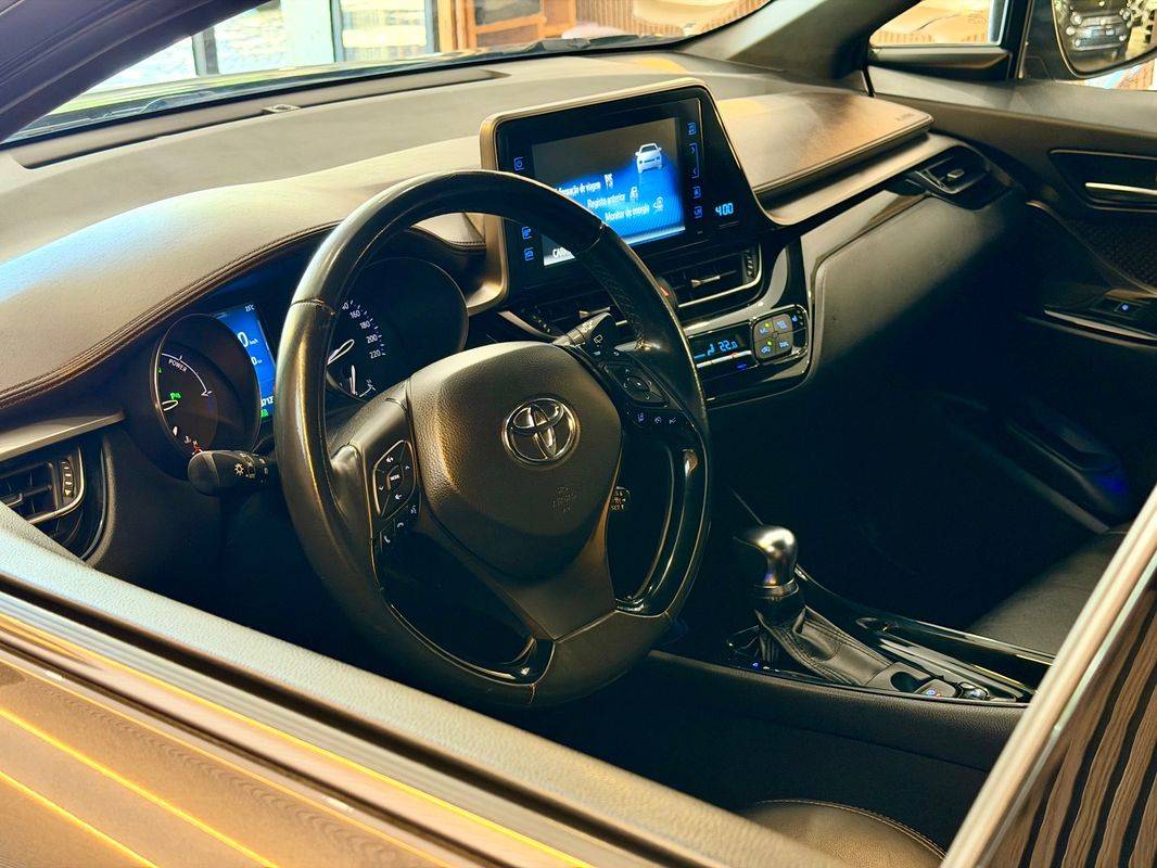 toyota-c-hr-2018-hibrido-a-gasolina-1798cc