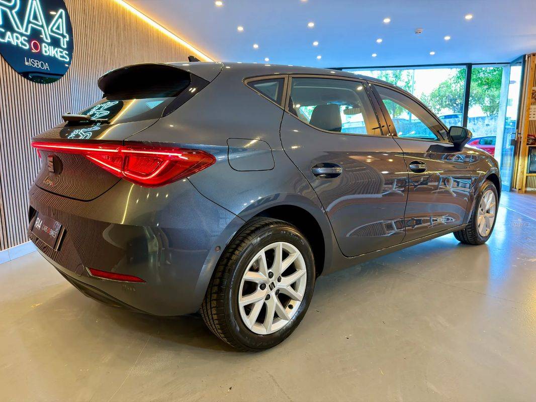 seat-leon-2023-gasolina-999cc