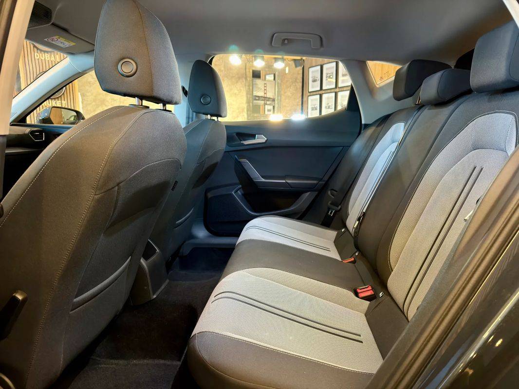 seat-leon-2023-gasolina-999cc