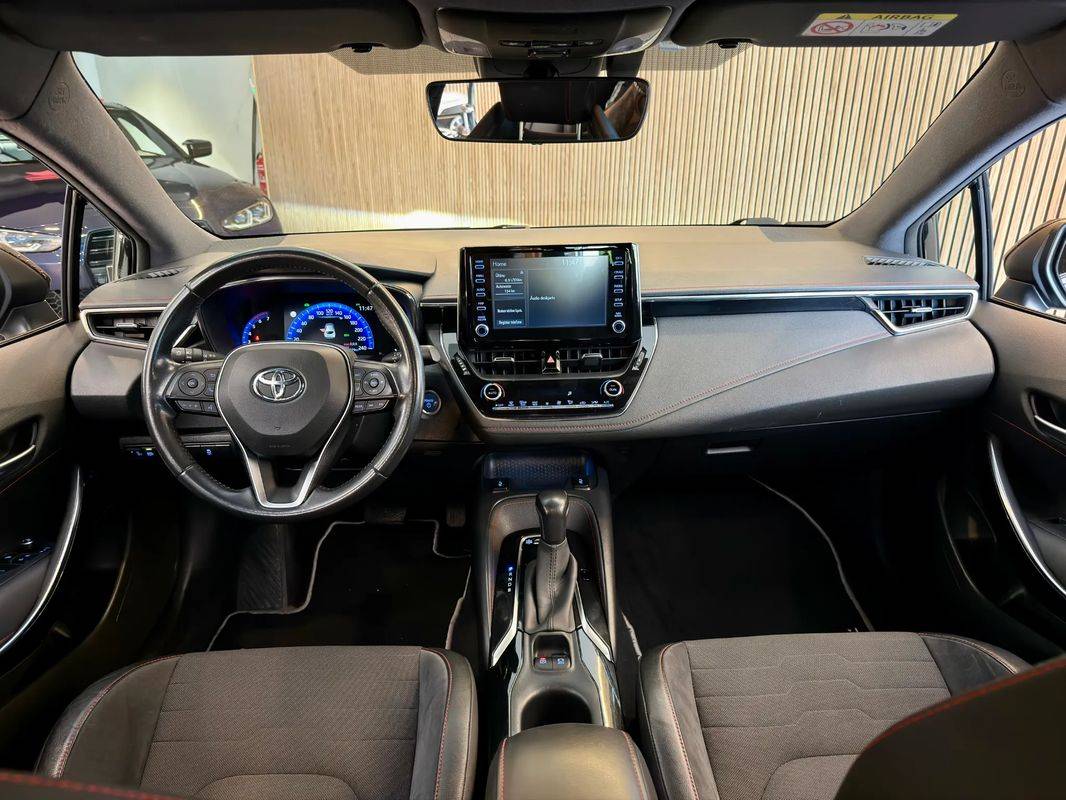 toyota-corolla-2022-hibrido-a-gasolina-1798cc