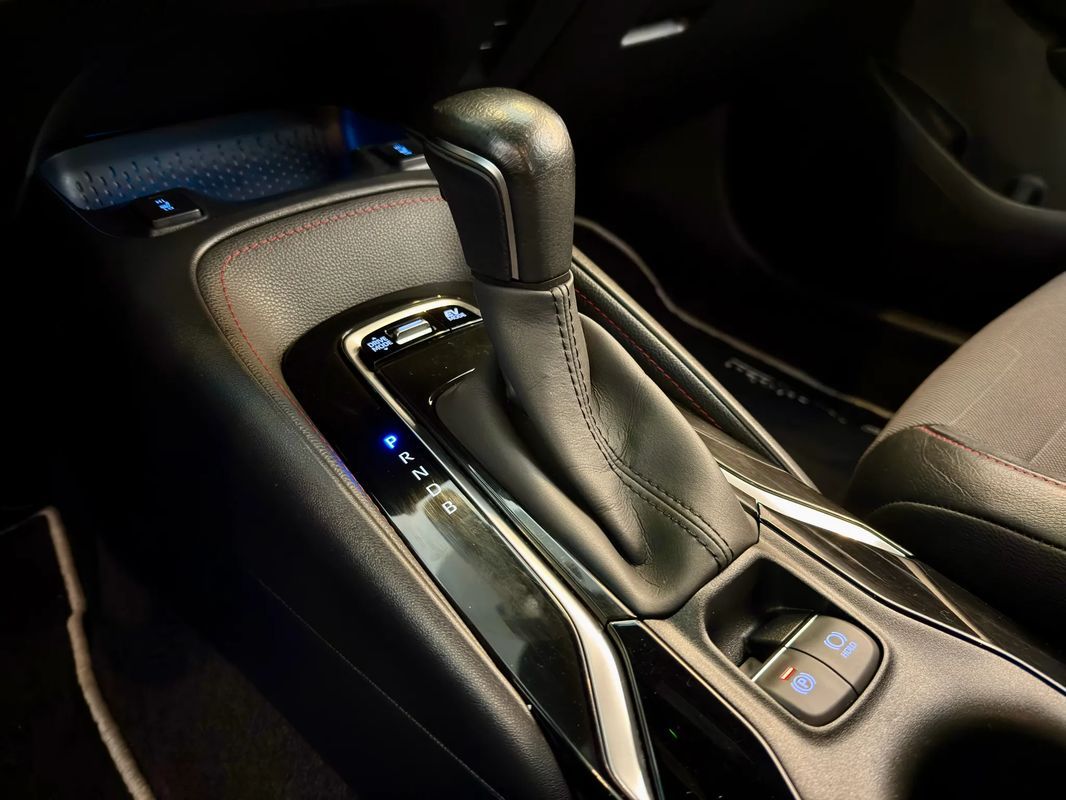 toyota-corolla-2022-hibrido-a-gasolina-1798cc