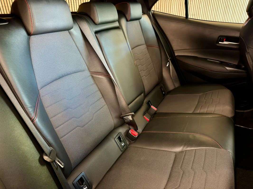 toyota-corolla-2022-hibrido-a-gasolina-1798cc