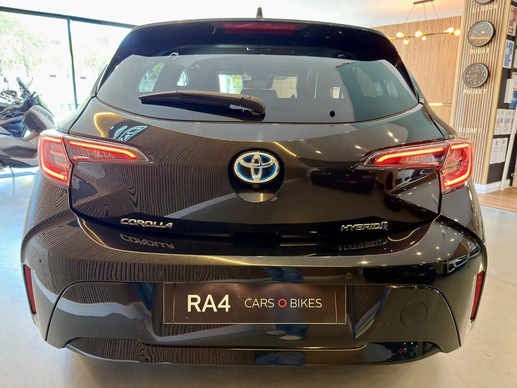 toyota-corolla-2022-hibrido-a-gasolina-1798cc