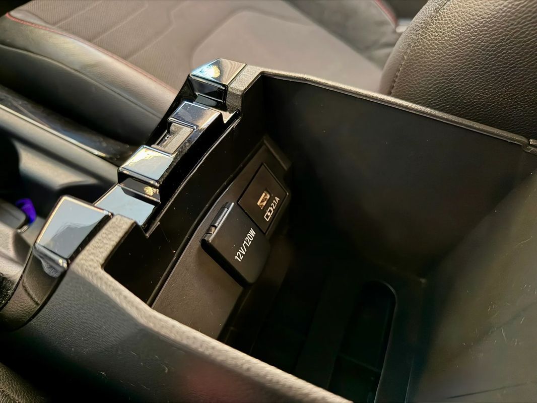 toyota-corolla-2022-hibrido-a-gasolina-1798cc