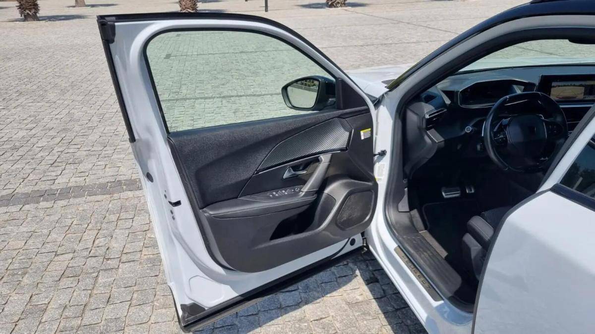 peugeot-2008-2024-gasolina-1199cc