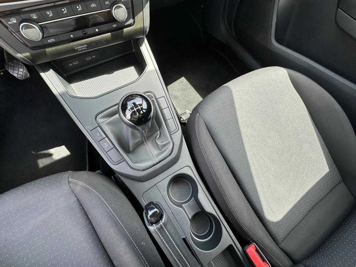 seat-ibiza-2023-gasolina-999cc