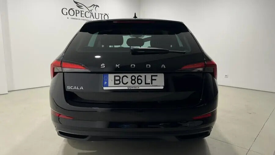 skoda-scala-2023-gasolina-999cc