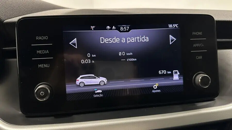 skoda-scala-2023-gasolina-999cc