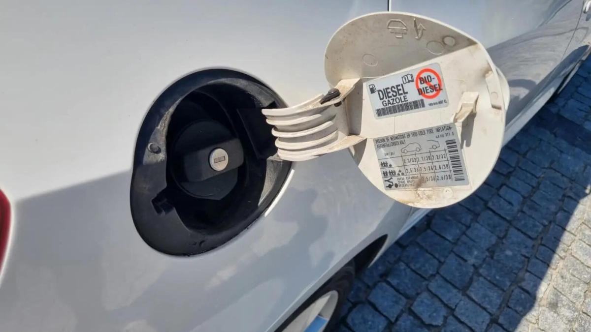 seat-ibiza-2011-diesel-1598cc