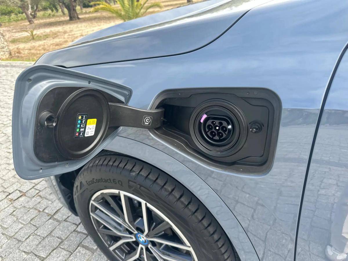 bmw-x1-xdrive25e-2024-hibrido-a-gasolina-1499cc