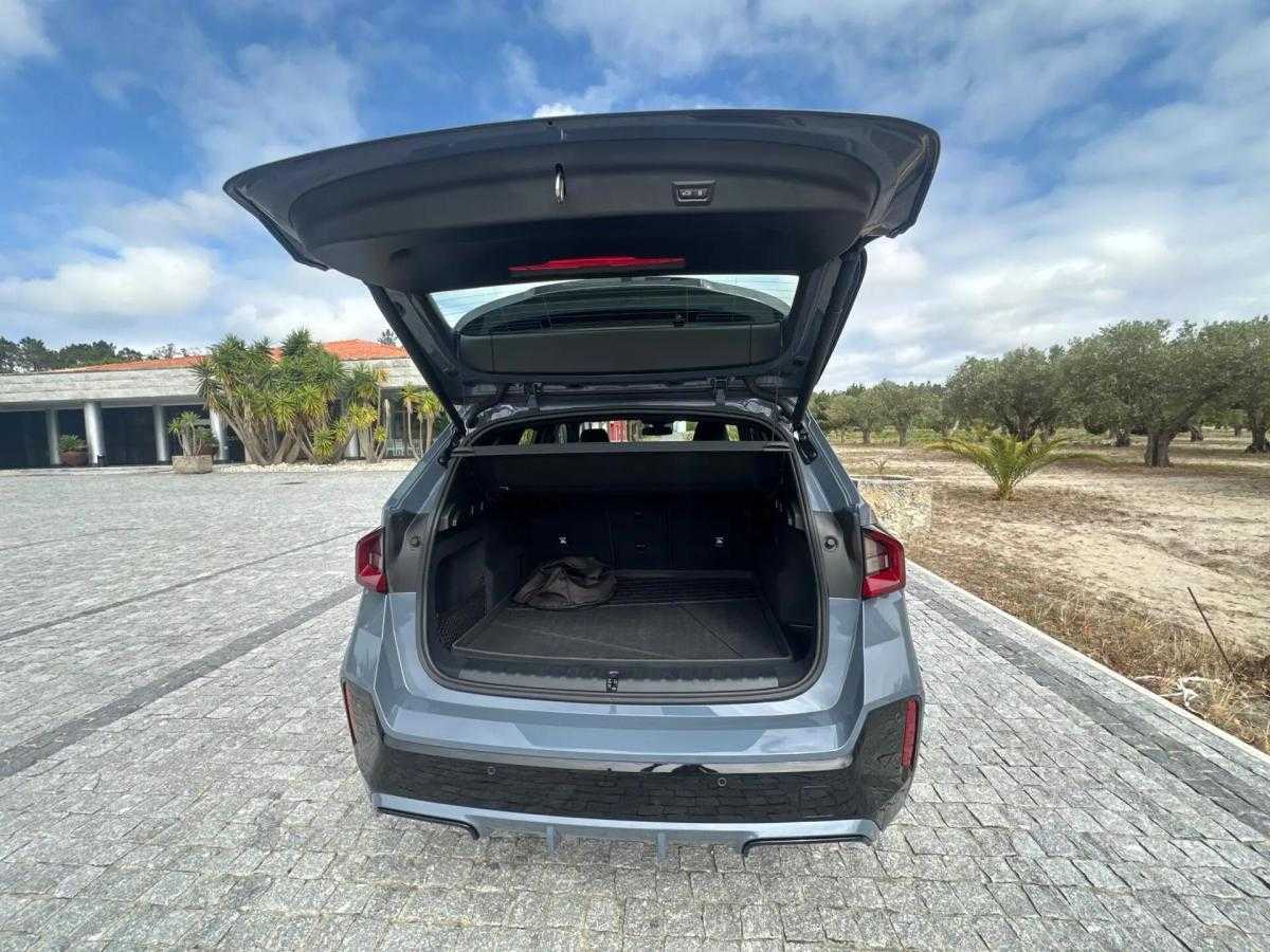 bmw-x1-xdrive25e-2024-hibrido-a-gasolina-1499cc