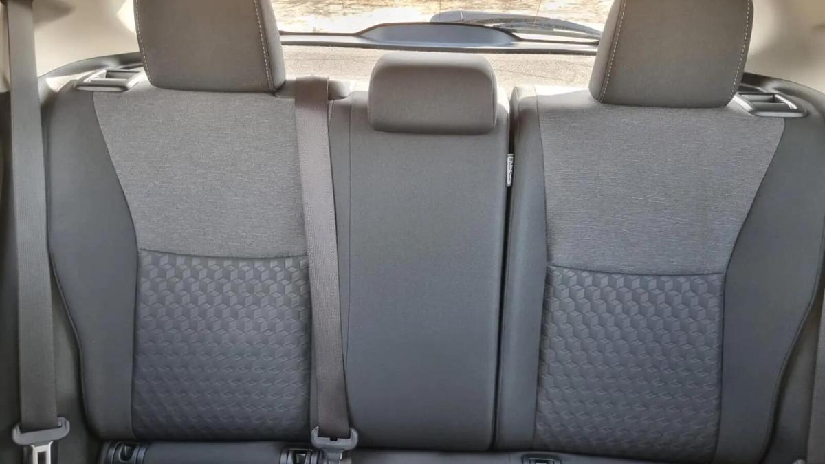 toyota-yaris-2023-hibrido-a-gasolina-1490cc