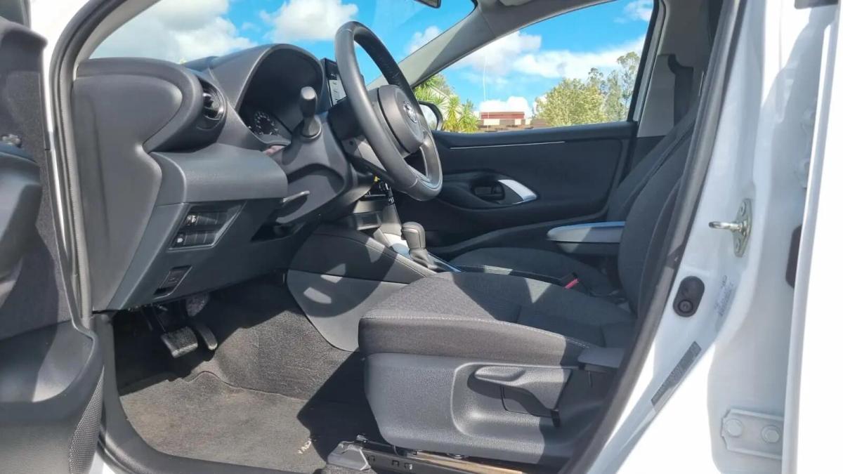 toyota-yaris-2023-hibrido-a-gasolina-1490cc
