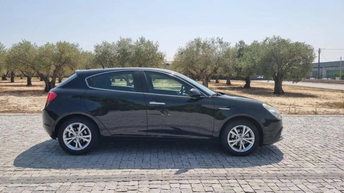alfa-romeo-giulietta-2012-diesel-1598cc