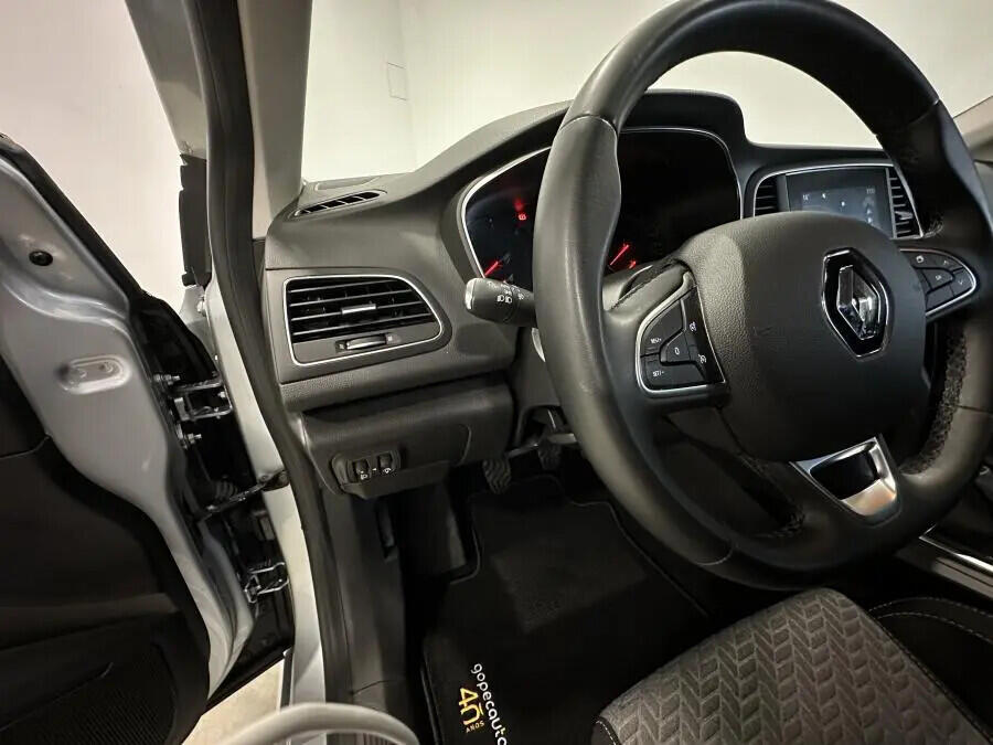renault-megane-sport-tourer-2021-diesel-1461cc