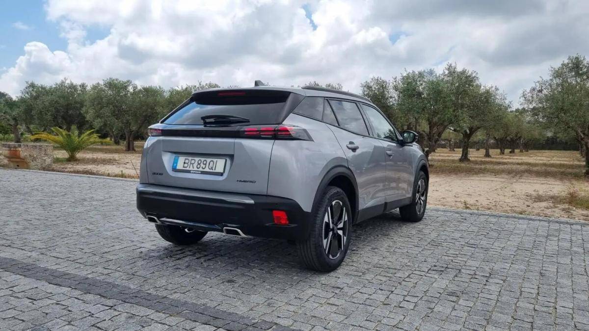 peugeot-2008-2025-hibrido-a-gasolina-1200cc