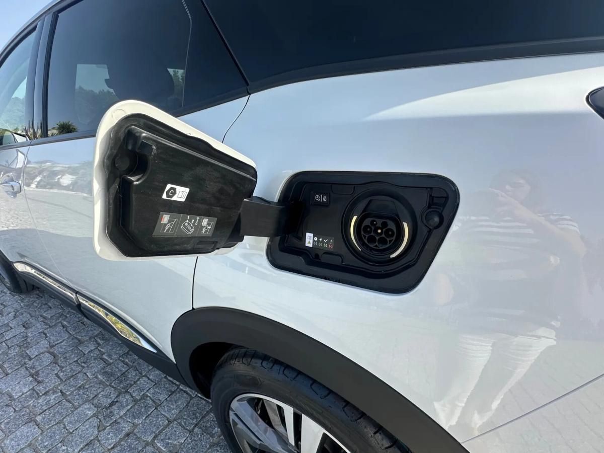 peugeot-3008-2021-hibrido-a-gasolina-1598cc