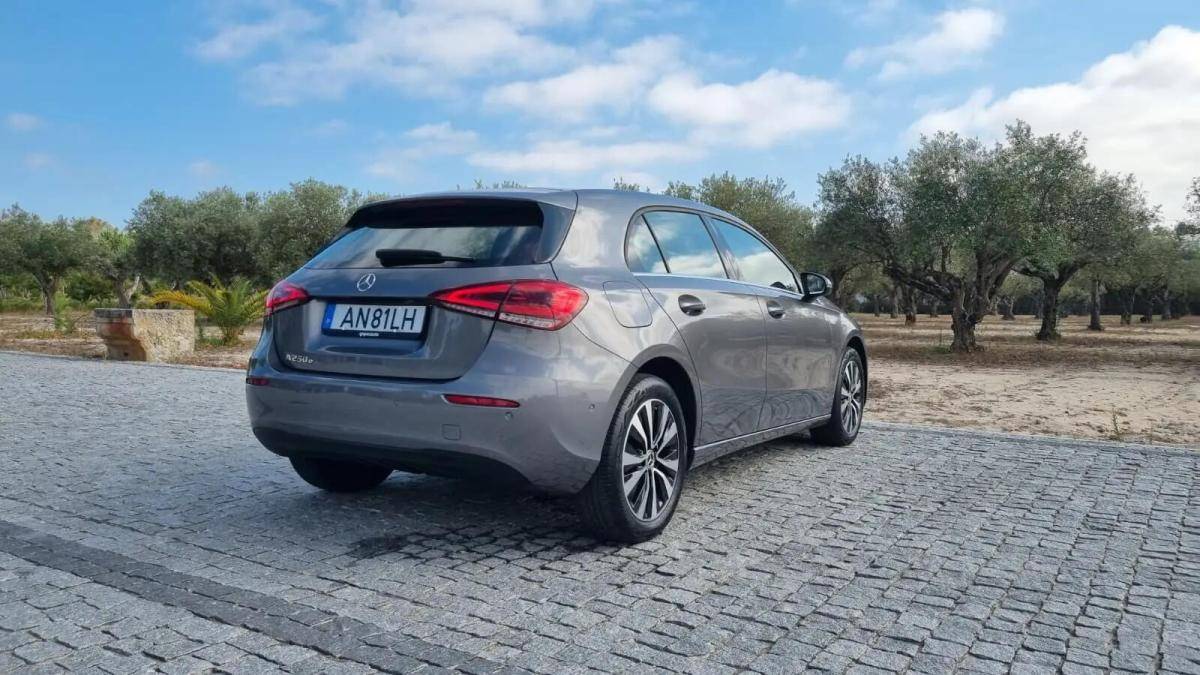 mercedes-benz-classe-a-a-250-e-2022-hibrido-a-gasolina-1332cc