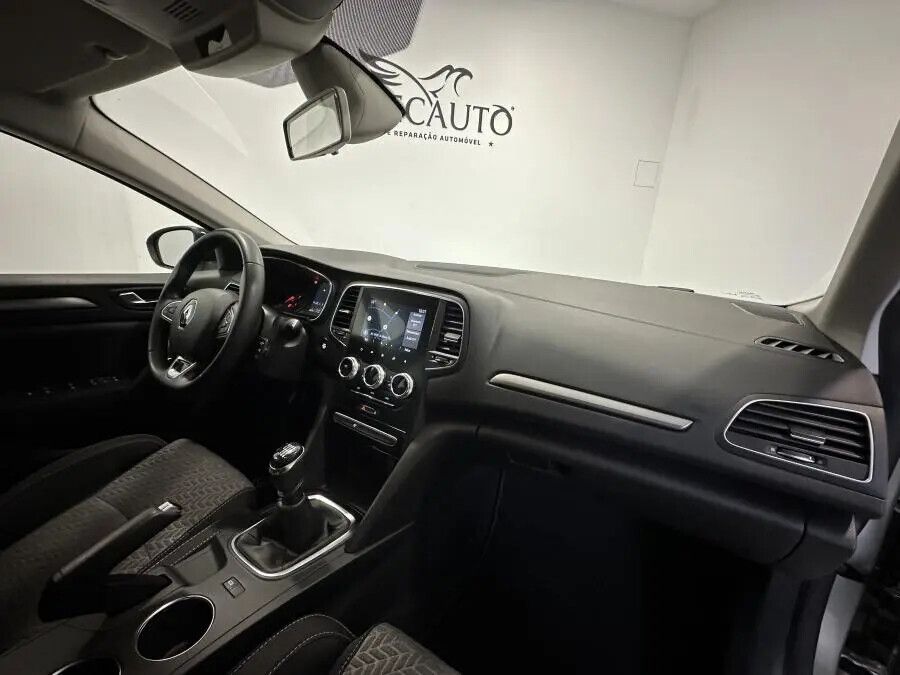 renault-megane-sport-tourer-2021-diesel-1461cc