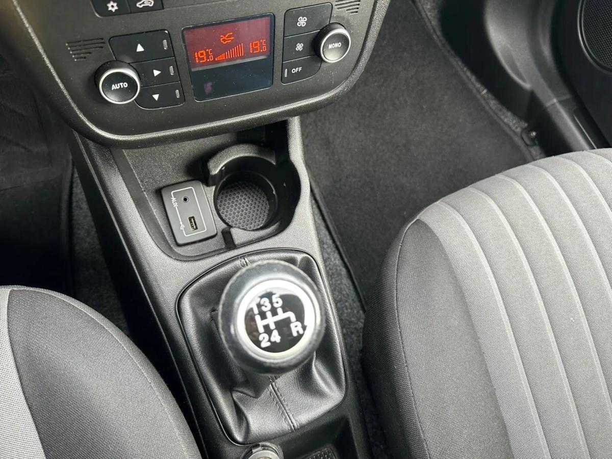 fiat-punto-2018-gasolina-1242cc